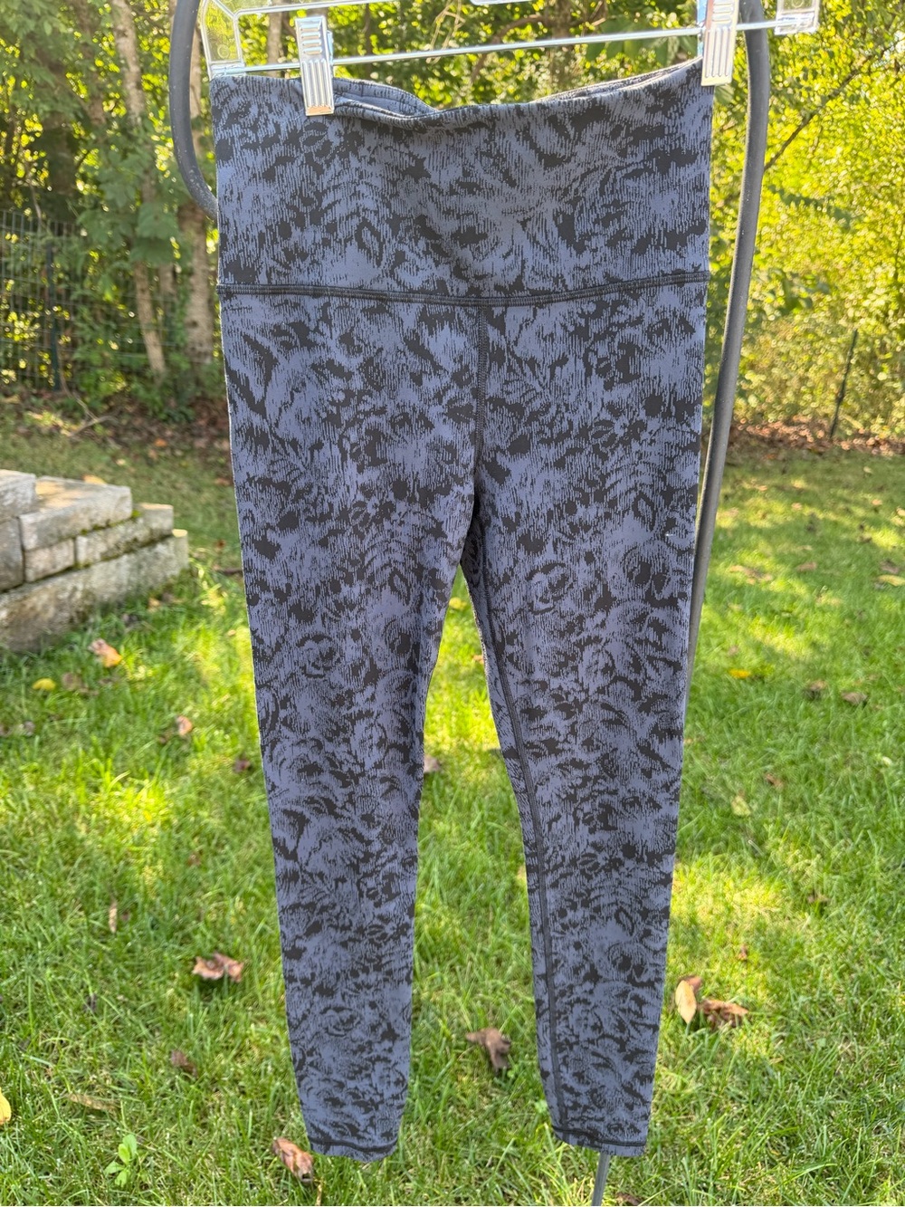 Athleta Women's Size Small Elation Textured 7/8 Tight Leggings Blue